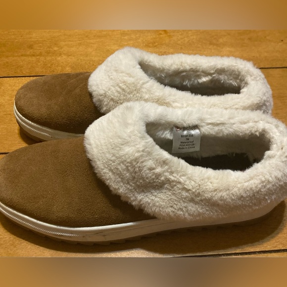 Ladies Size 7M Blondo Waterproof Brown SuedeLeather WithFur Lined SlipOn Shoes - Picture 6 of 10